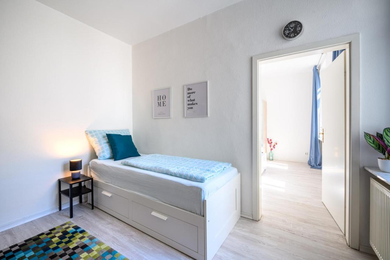 Großzügige Wohnung, TOP-Lage auf dem Werder, max 4 Personen Magdeburg Exterior foto