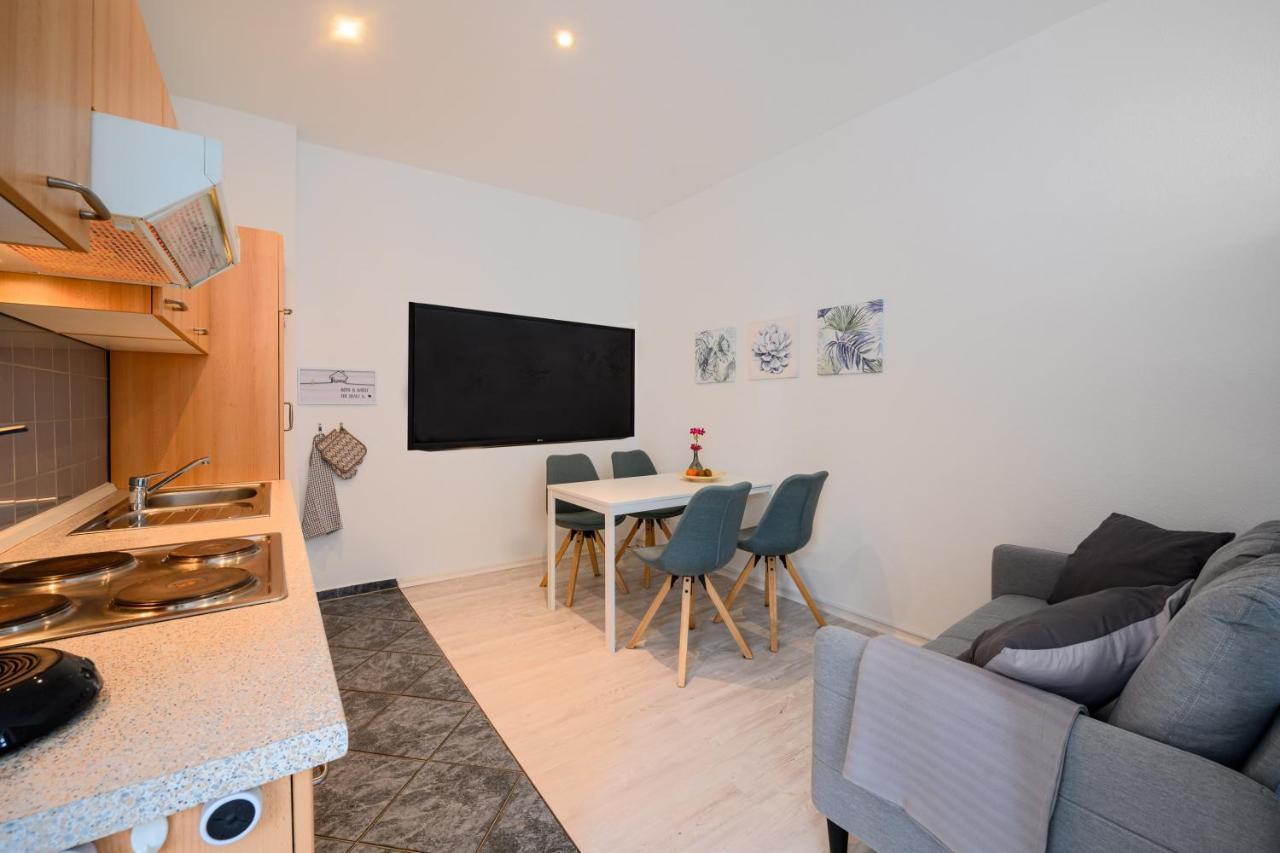 Großzügige Wohnung, TOP-Lage auf dem Werder, max 4 Personen Magdeburg Exterior foto