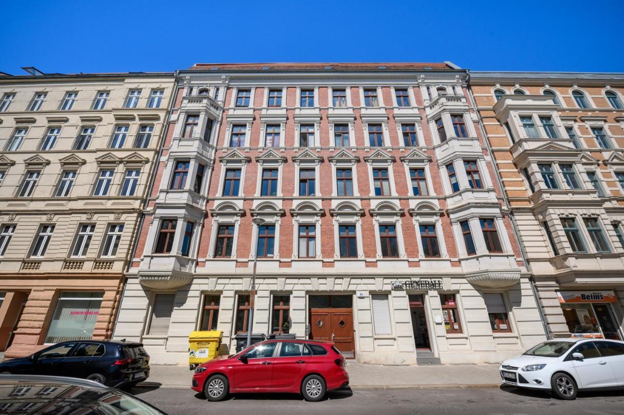 Großzügige Wohnung, TOP-Lage auf dem Werder, max 4 Personen Magdeburg Exterior foto