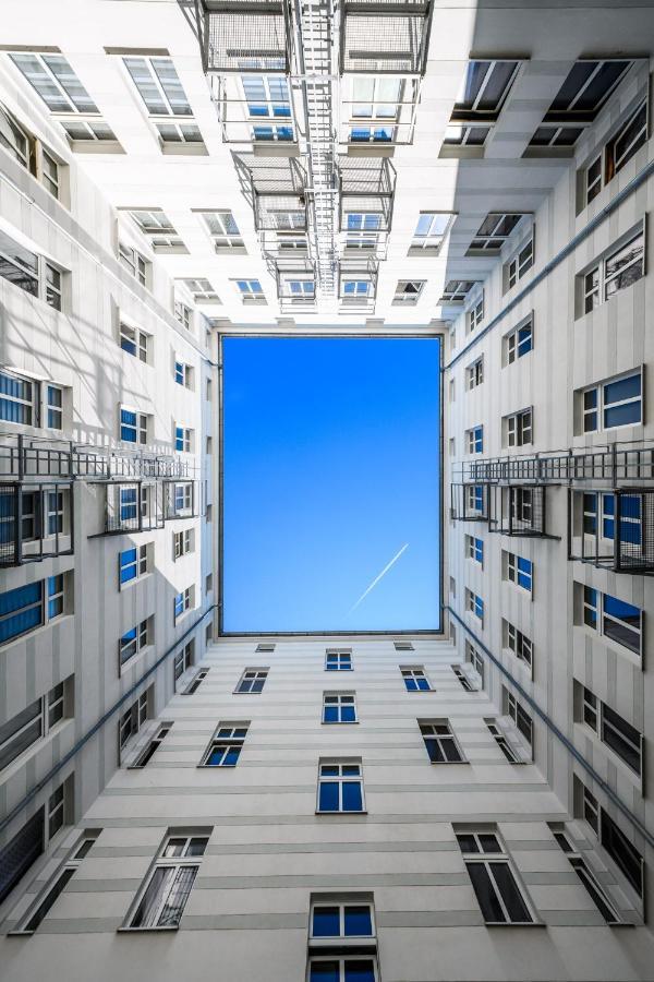 Großzügige Wohnung, TOP-Lage auf dem Werder, max 4 Personen Magdeburg Exterior foto