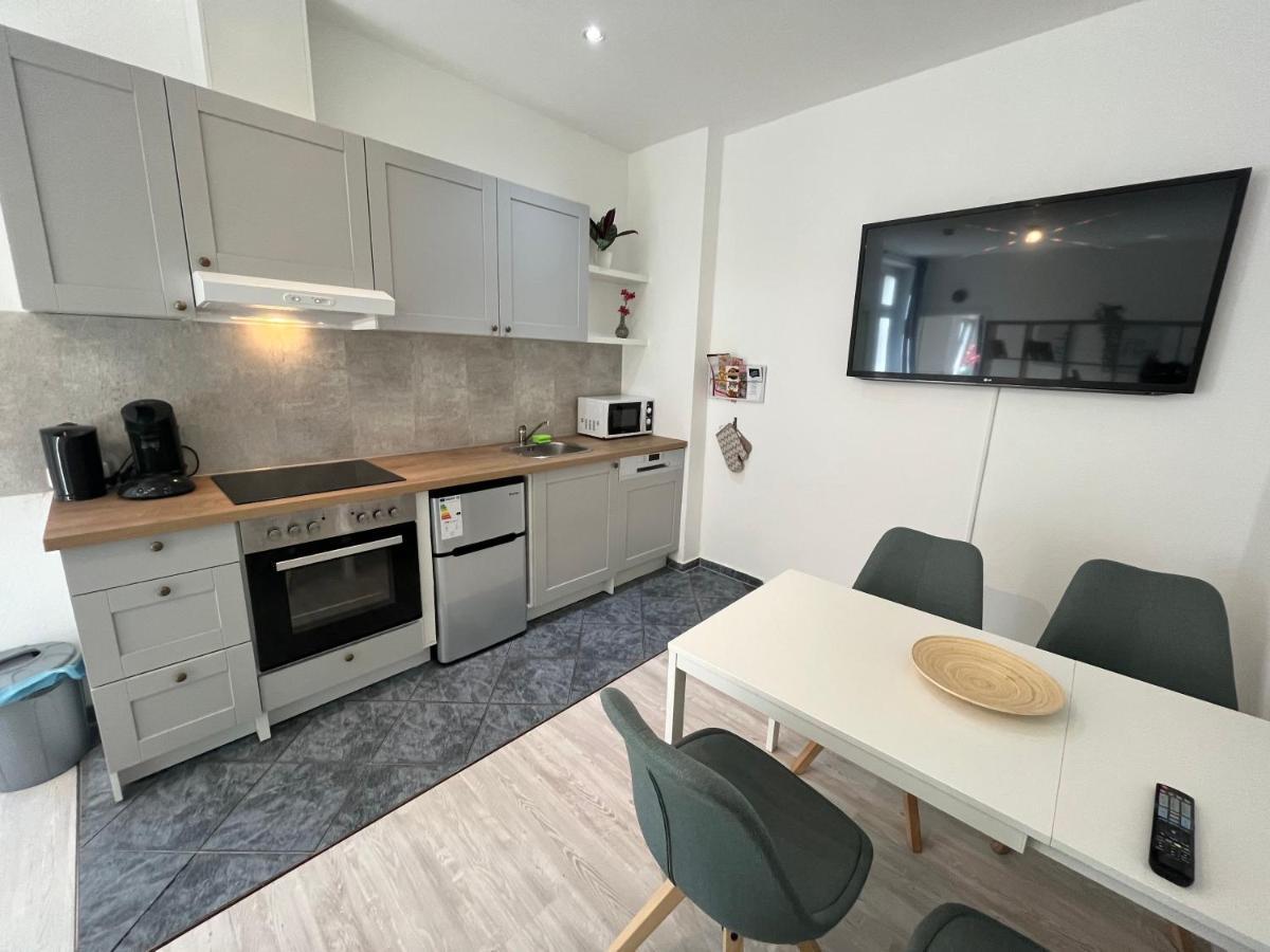 Großzügige Wohnung, TOP-Lage auf dem Werder, max 4 Personen Magdeburg Exterior foto